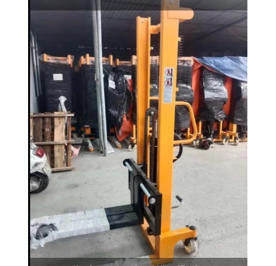 Xe nâng tay cao càng C Nitto 2Tx1.6m